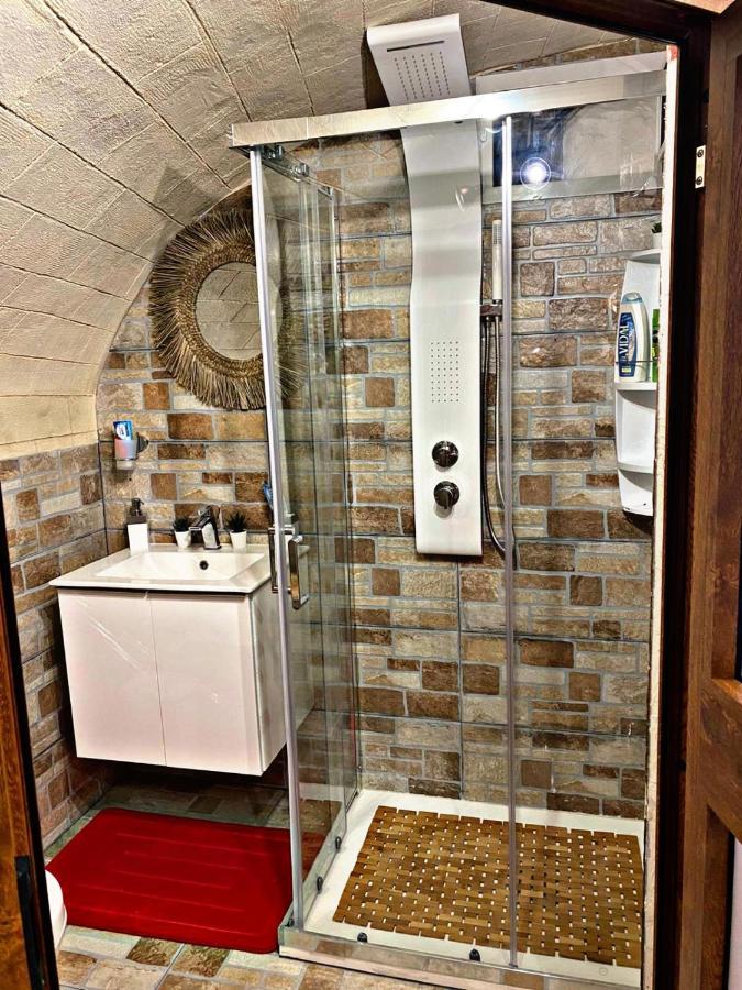 Luxury Borgo Antico Apartment Bari Luaran gambar