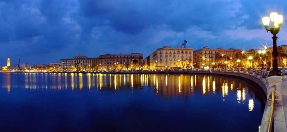 Luxury Borgo Antico Apartment Bari Luaran gambar